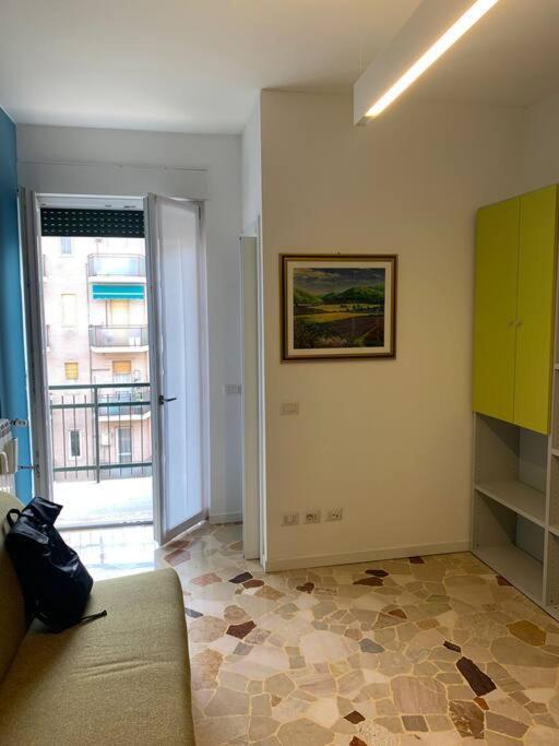 Cozy 1-Room Studio In Giambellino Milan Exterior photo